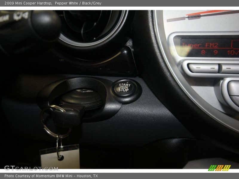 Pepper White / Black/Grey 2009 Mini Cooper Hardtop