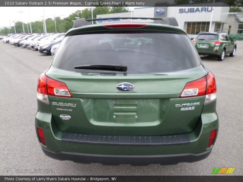 Cypress Green Pearl / Warm Ivory 2010 Subaru Outback 2.5i Premium Wagon