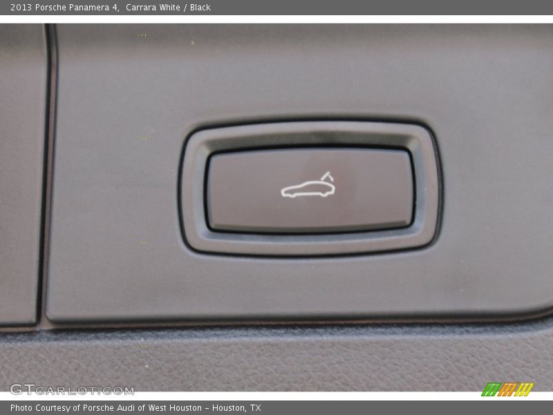 Carrara White / Black 2013 Porsche Panamera 4