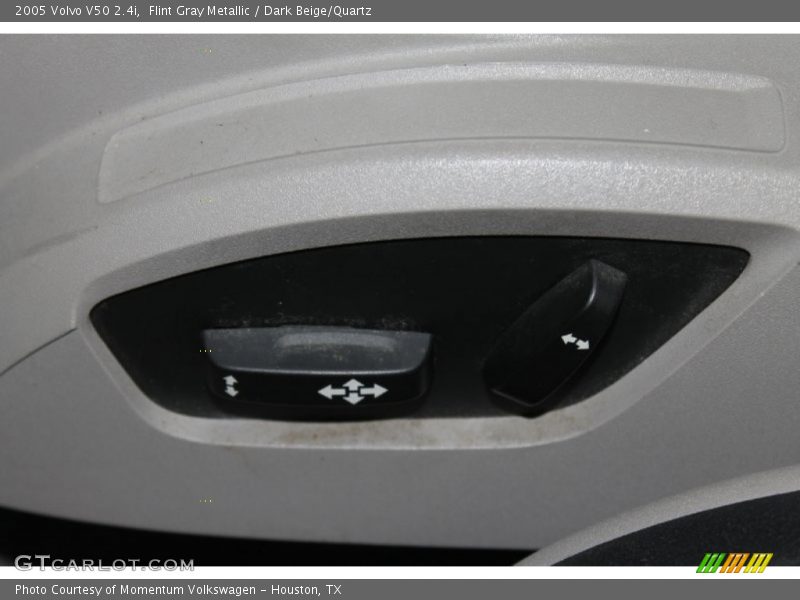 Flint Gray Metallic / Dark Beige/Quartz 2005 Volvo V50 2.4i