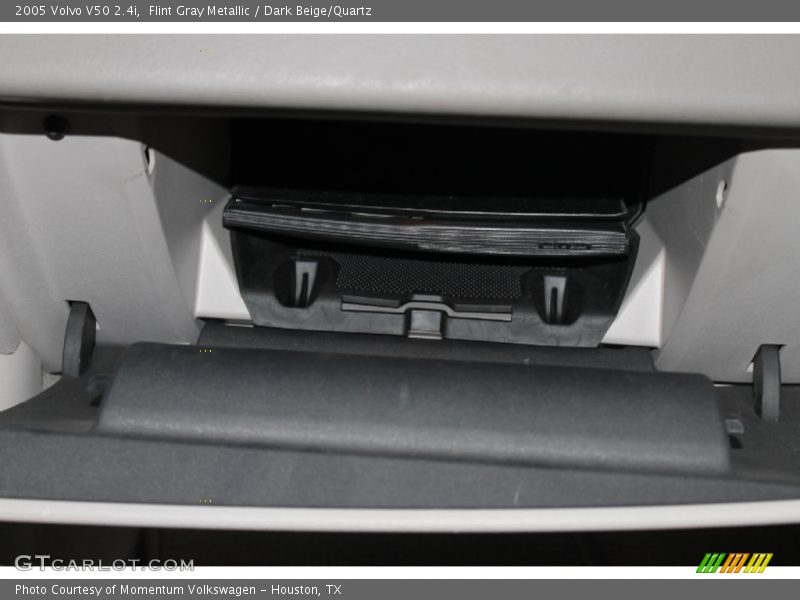 Flint Gray Metallic / Dark Beige/Quartz 2005 Volvo V50 2.4i