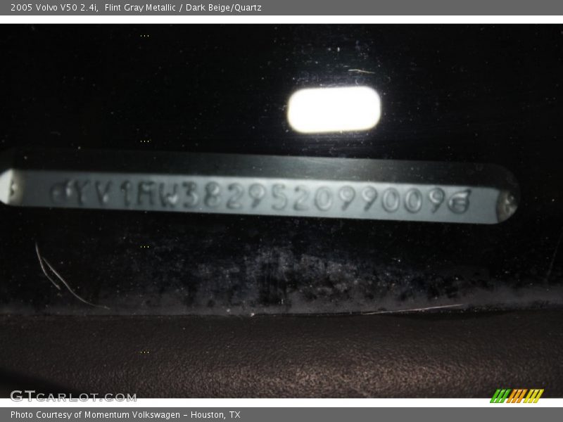 Flint Gray Metallic / Dark Beige/Quartz 2005 Volvo V50 2.4i