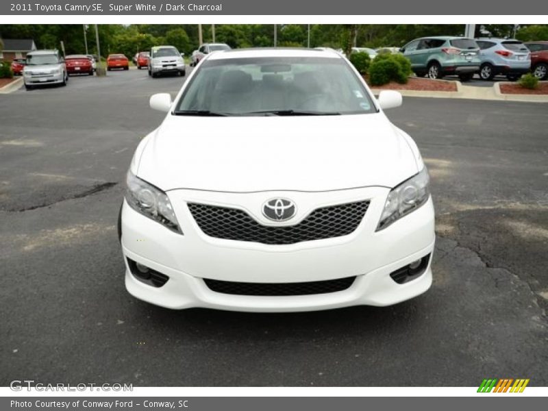 Super White / Dark Charcoal 2011 Toyota Camry SE