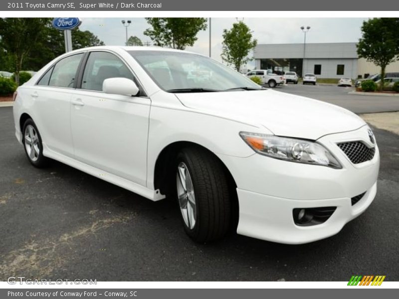 Super White / Dark Charcoal 2011 Toyota Camry SE