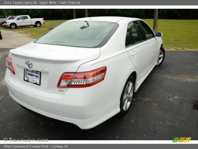 Super White / Dark Charcoal 2011 Toyota Camry SE