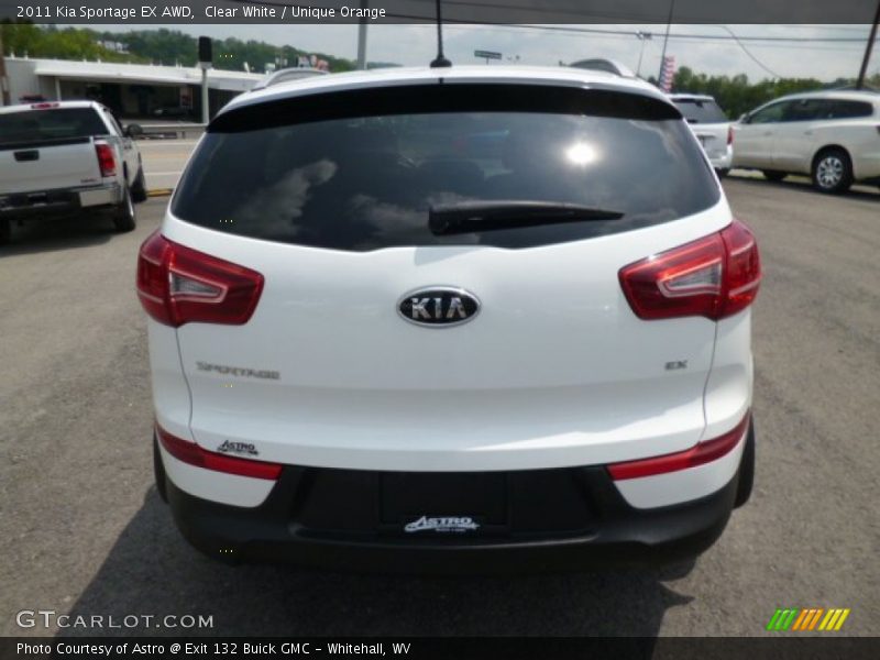 Clear White / Unique Orange 2011 Kia Sportage EX AWD