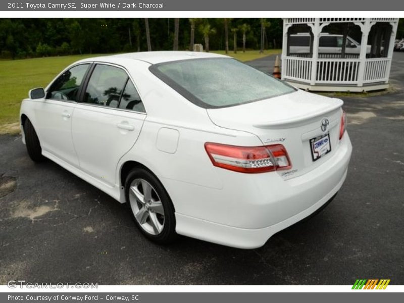 Super White / Dark Charcoal 2011 Toyota Camry SE