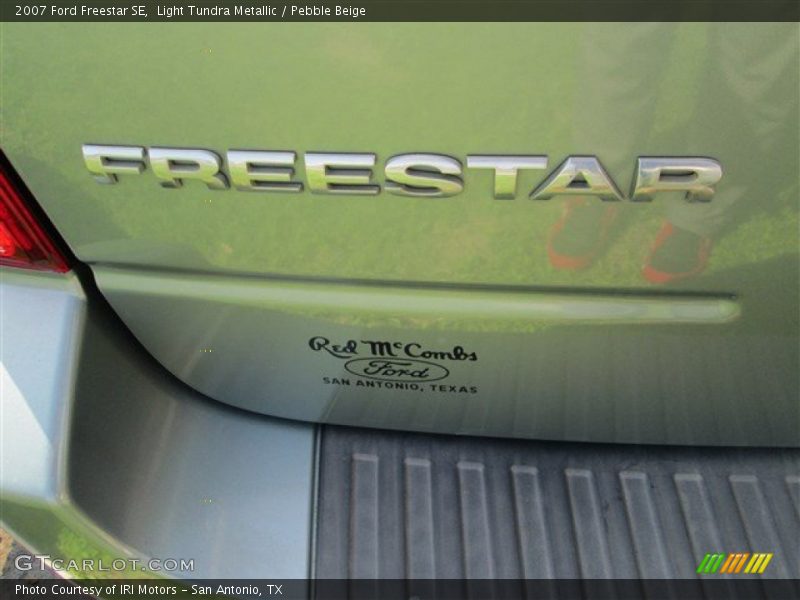 Light Tundra Metallic / Pebble Beige 2007 Ford Freestar SE