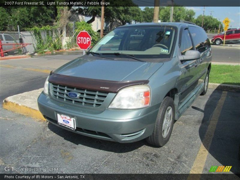 Light Tundra Metallic / Pebble Beige 2007 Ford Freestar SE
