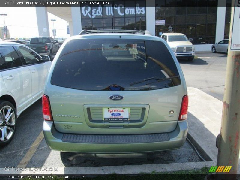 Light Tundra Metallic / Pebble Beige 2007 Ford Freestar SE