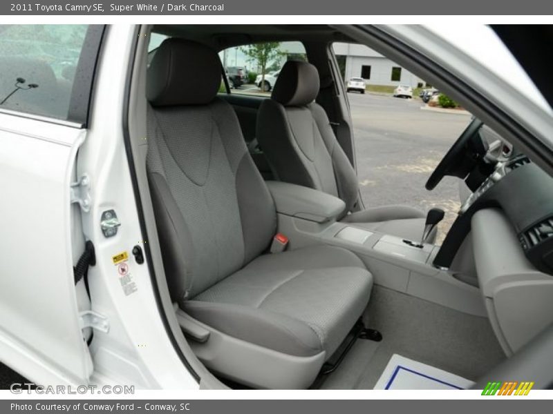 Super White / Dark Charcoal 2011 Toyota Camry SE
