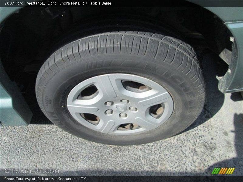 Light Tundra Metallic / Pebble Beige 2007 Ford Freestar SE
