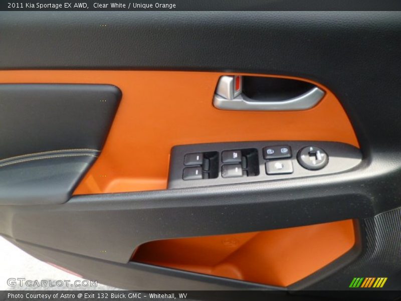 Clear White / Unique Orange 2011 Kia Sportage EX AWD