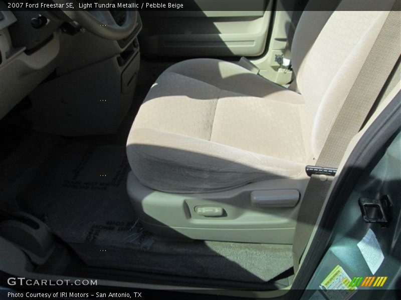Light Tundra Metallic / Pebble Beige 2007 Ford Freestar SE