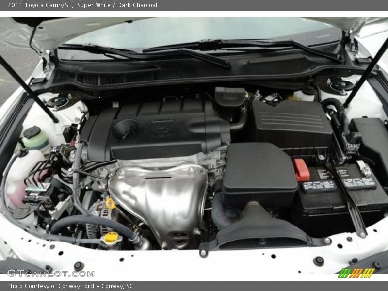 Super White / Dark Charcoal 2011 Toyota Camry SE