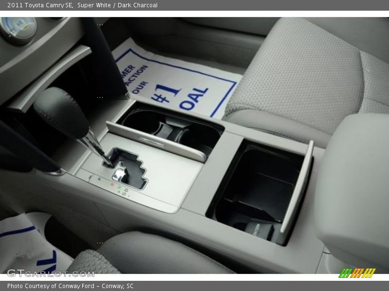Super White / Dark Charcoal 2011 Toyota Camry SE