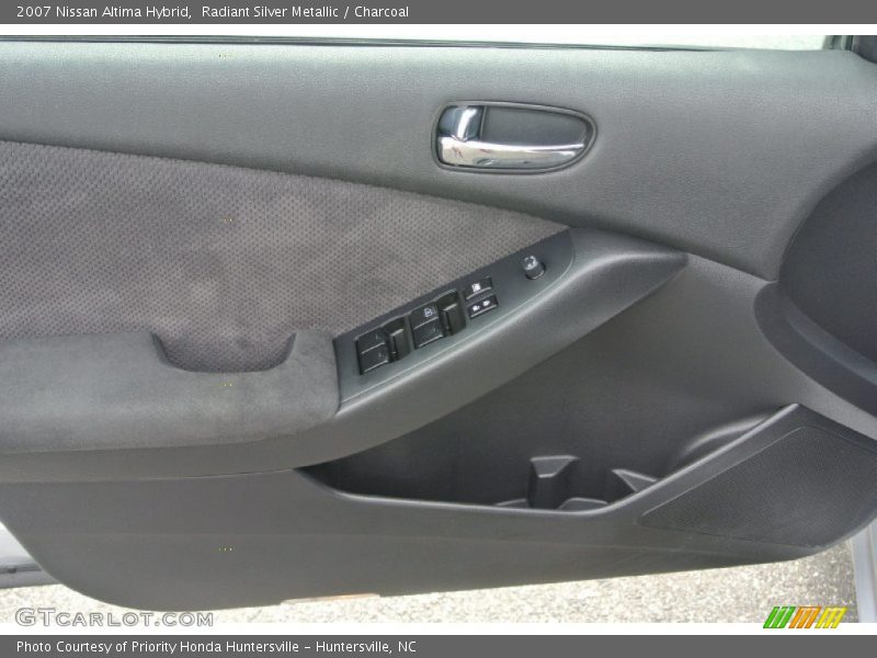 Radiant Silver Metallic / Charcoal 2007 Nissan Altima Hybrid