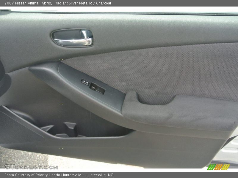 Radiant Silver Metallic / Charcoal 2007 Nissan Altima Hybrid