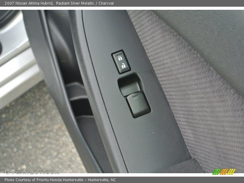 Radiant Silver Metallic / Charcoal 2007 Nissan Altima Hybrid