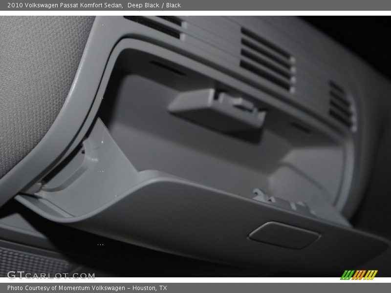 Deep Black / Black 2010 Volkswagen Passat Komfort Sedan