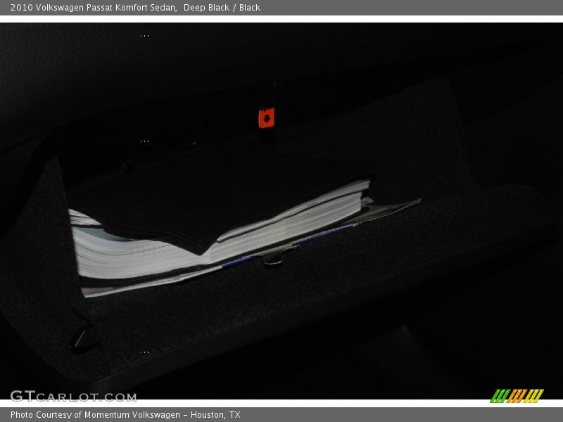 Deep Black / Black 2010 Volkswagen Passat Komfort Sedan