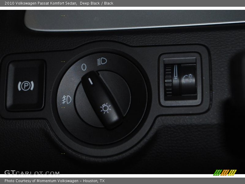 Deep Black / Black 2010 Volkswagen Passat Komfort Sedan