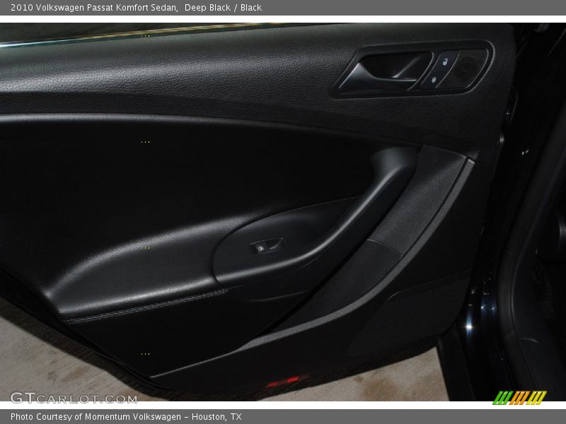 Deep Black / Black 2010 Volkswagen Passat Komfort Sedan