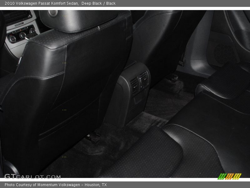 Deep Black / Black 2010 Volkswagen Passat Komfort Sedan