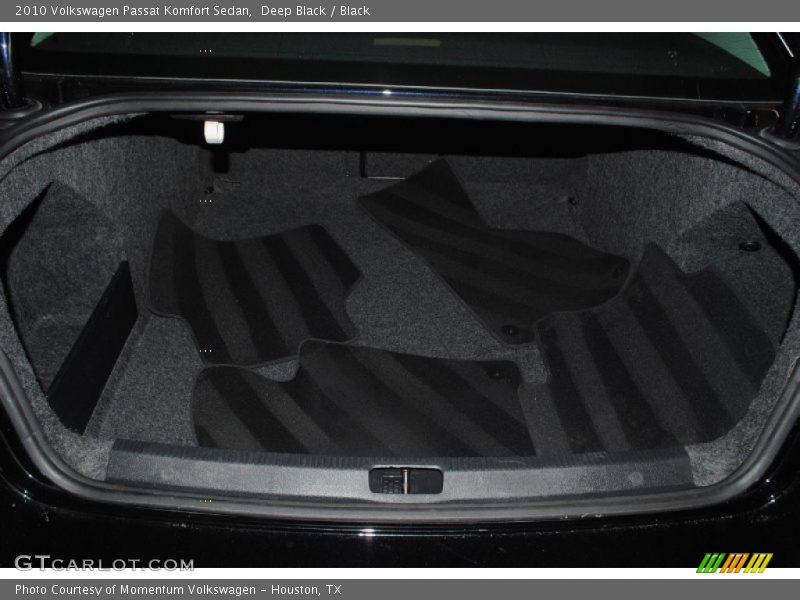 Deep Black / Black 2010 Volkswagen Passat Komfort Sedan