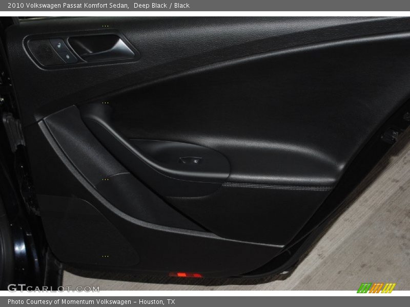 Deep Black / Black 2010 Volkswagen Passat Komfort Sedan