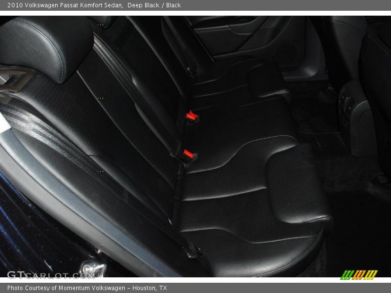 Deep Black / Black 2010 Volkswagen Passat Komfort Sedan