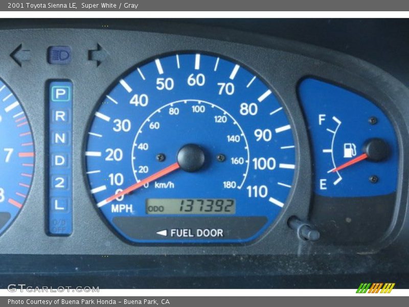 Super White / Gray 2001 Toyota Sienna LE