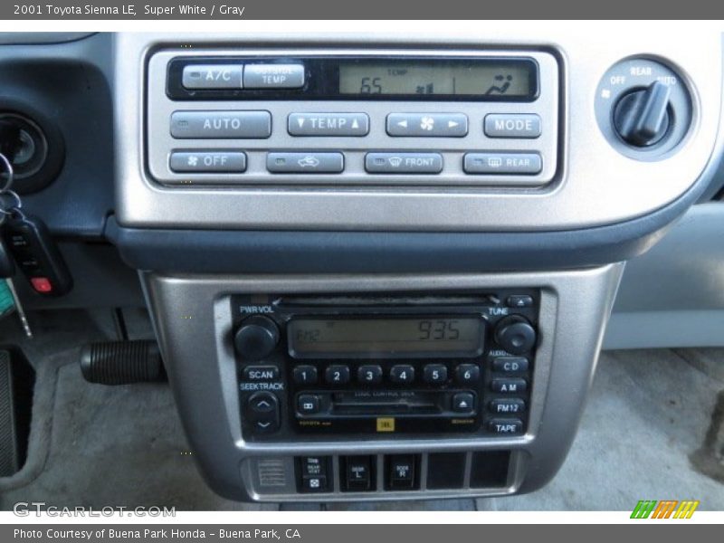 Super White / Gray 2001 Toyota Sienna LE