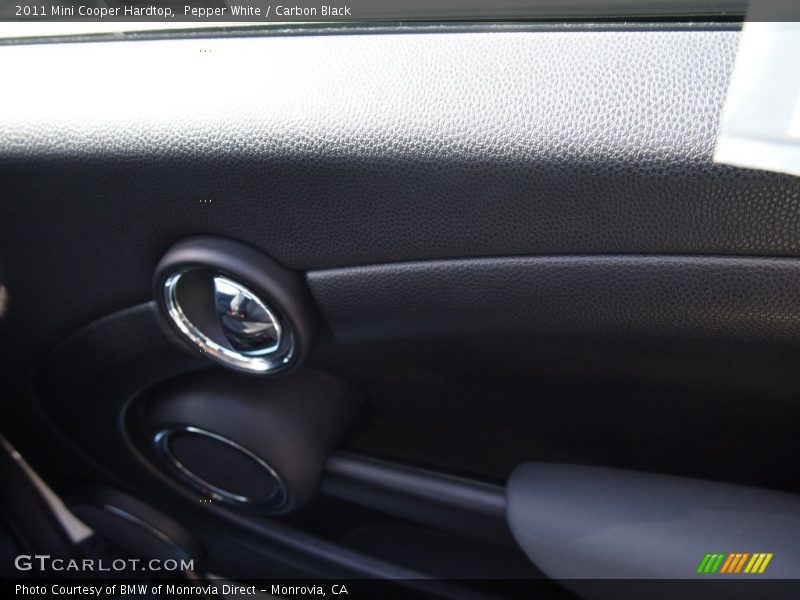 Pepper White / Carbon Black 2011 Mini Cooper Hardtop