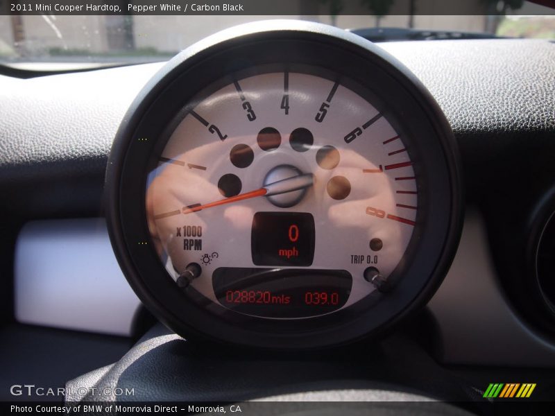 Pepper White / Carbon Black 2011 Mini Cooper Hardtop