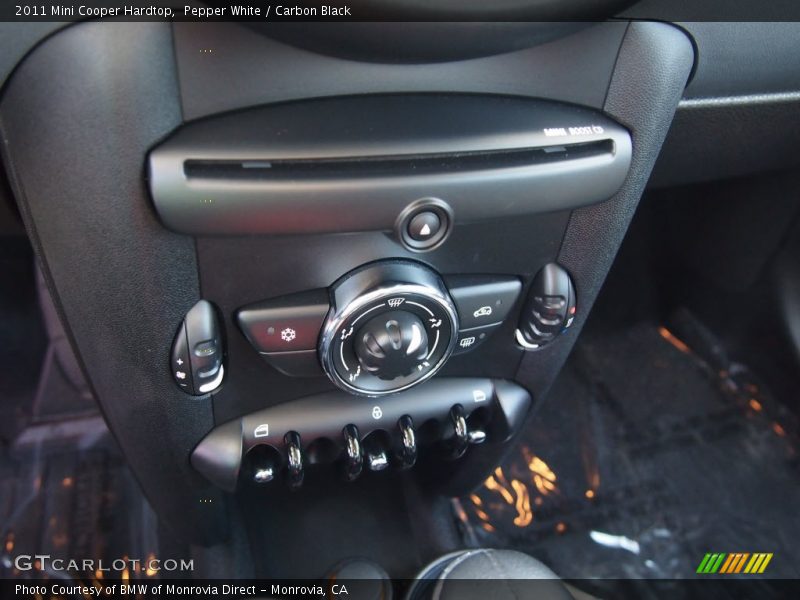 Pepper White / Carbon Black 2011 Mini Cooper Hardtop