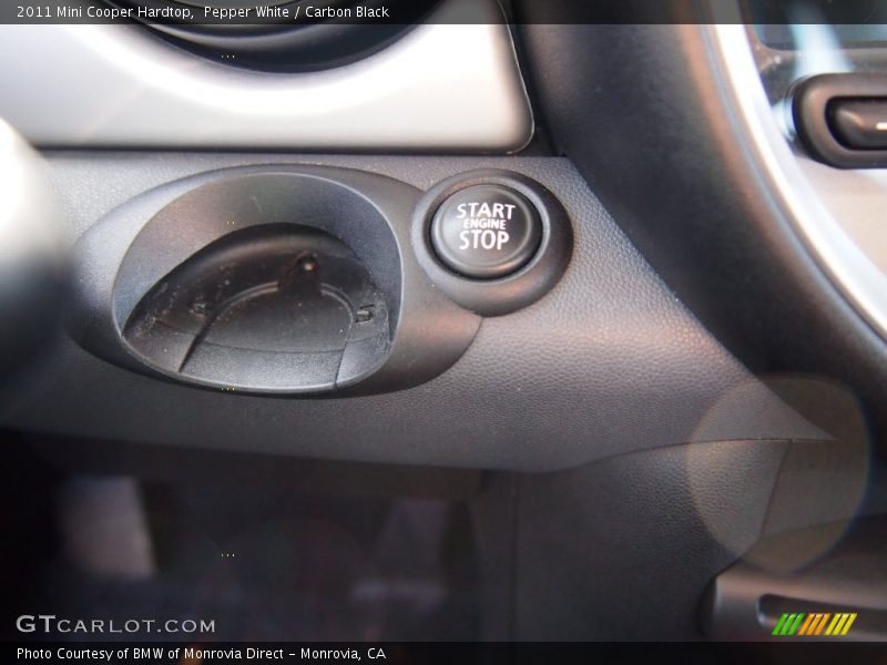 Pepper White / Carbon Black 2011 Mini Cooper Hardtop