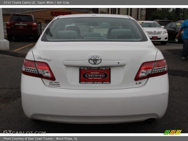 Super White / Ash Gray 2010 Toyota Camry LE