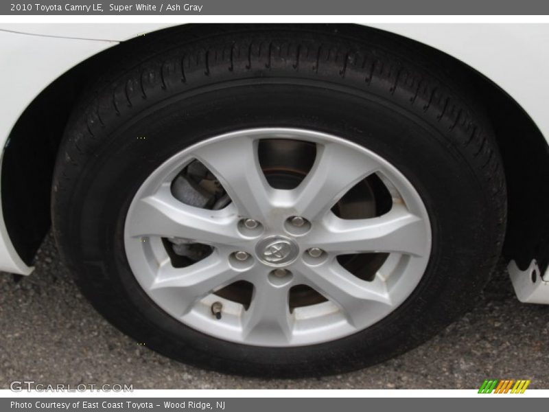 Super White / Ash Gray 2010 Toyota Camry LE