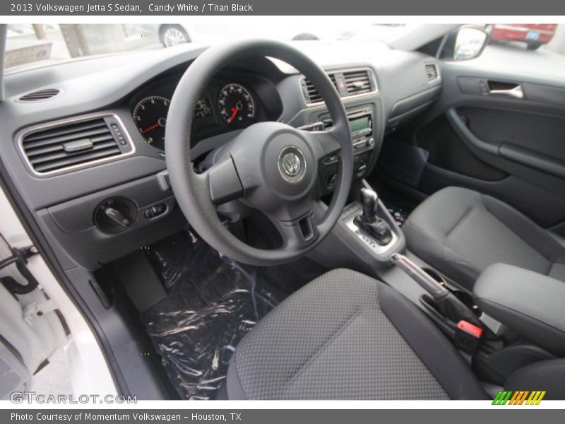 Candy White / Titan Black 2013 Volkswagen Jetta S Sedan