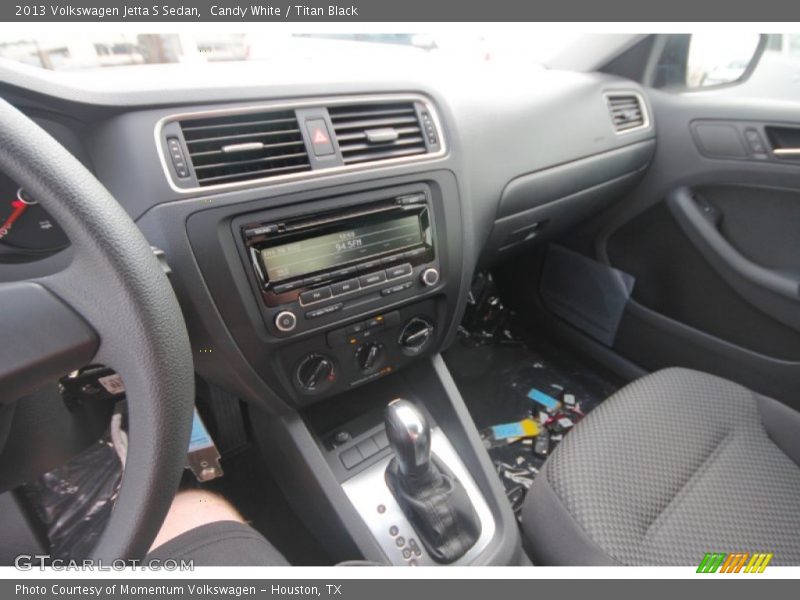 Candy White / Titan Black 2013 Volkswagen Jetta S Sedan