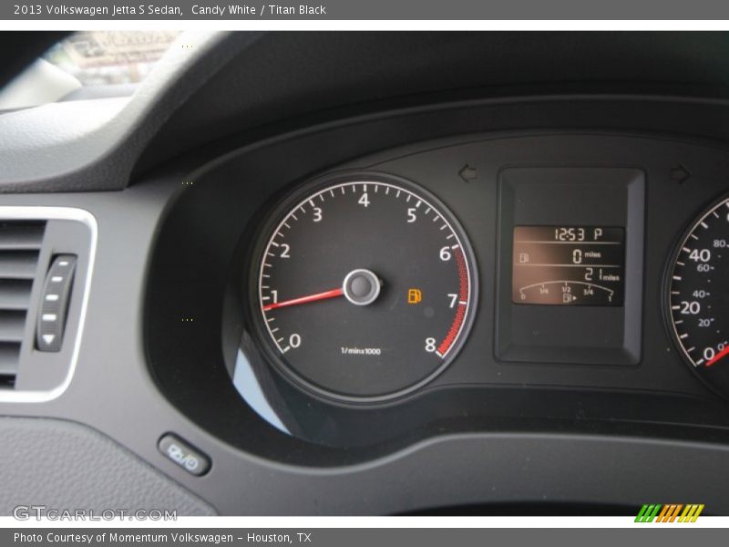 Candy White / Titan Black 2013 Volkswagen Jetta S Sedan