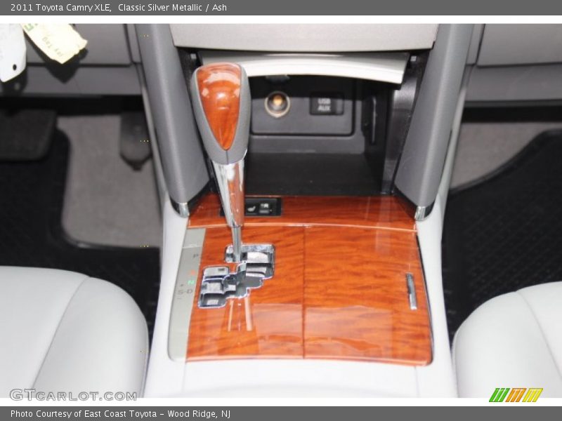 Classic Silver Metallic / Ash 2011 Toyota Camry XLE