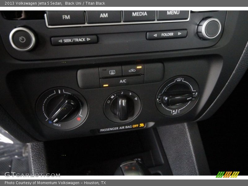 Black Uni / Titan Black 2013 Volkswagen Jetta S Sedan