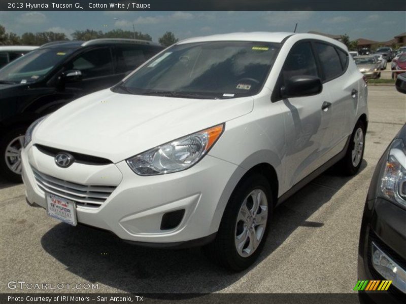 Cotton White / Taupe 2013 Hyundai Tucson GL