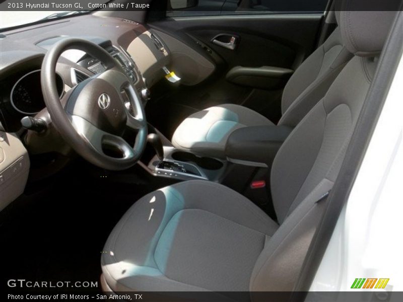 Cotton White / Taupe 2013 Hyundai Tucson GL