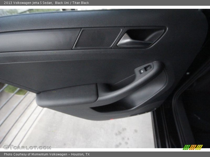Black Uni / Titan Black 2013 Volkswagen Jetta S Sedan