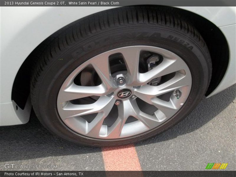 White Satin Pearl / Black Cloth 2013 Hyundai Genesis Coupe 2.0T