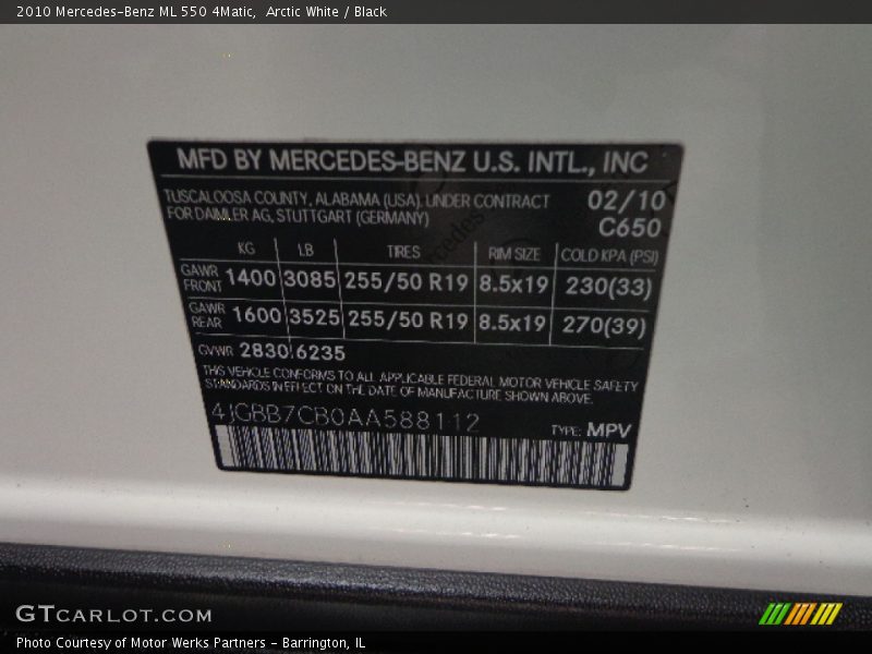 Arctic White / Black 2010 Mercedes-Benz ML 550 4Matic