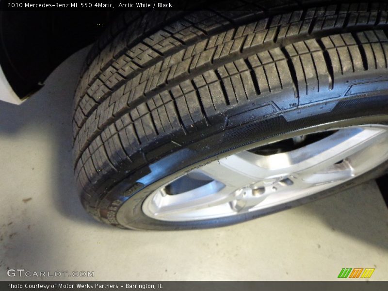 Arctic White / Black 2010 Mercedes-Benz ML 550 4Matic